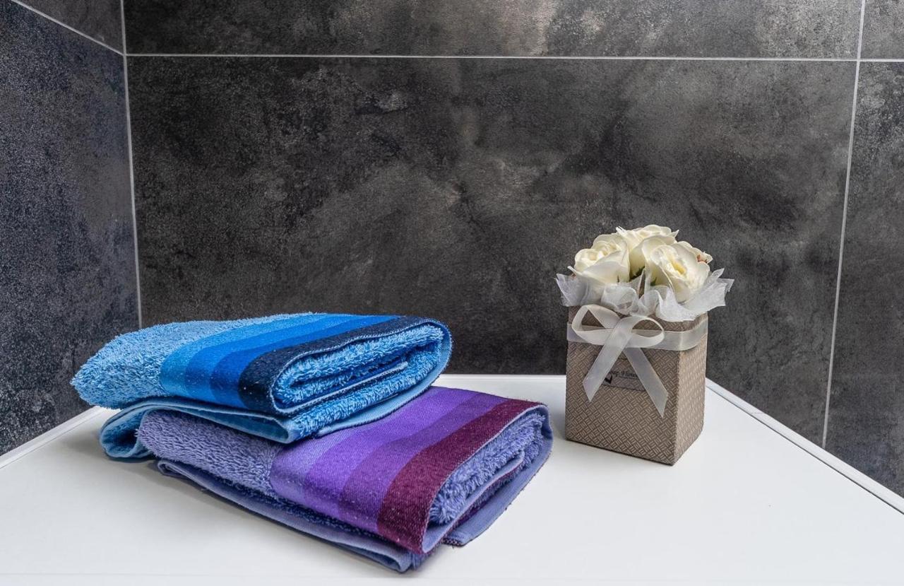 Luxury Apartments Smartplaza Obolon Metro Minskai Kijev Kültér fotó