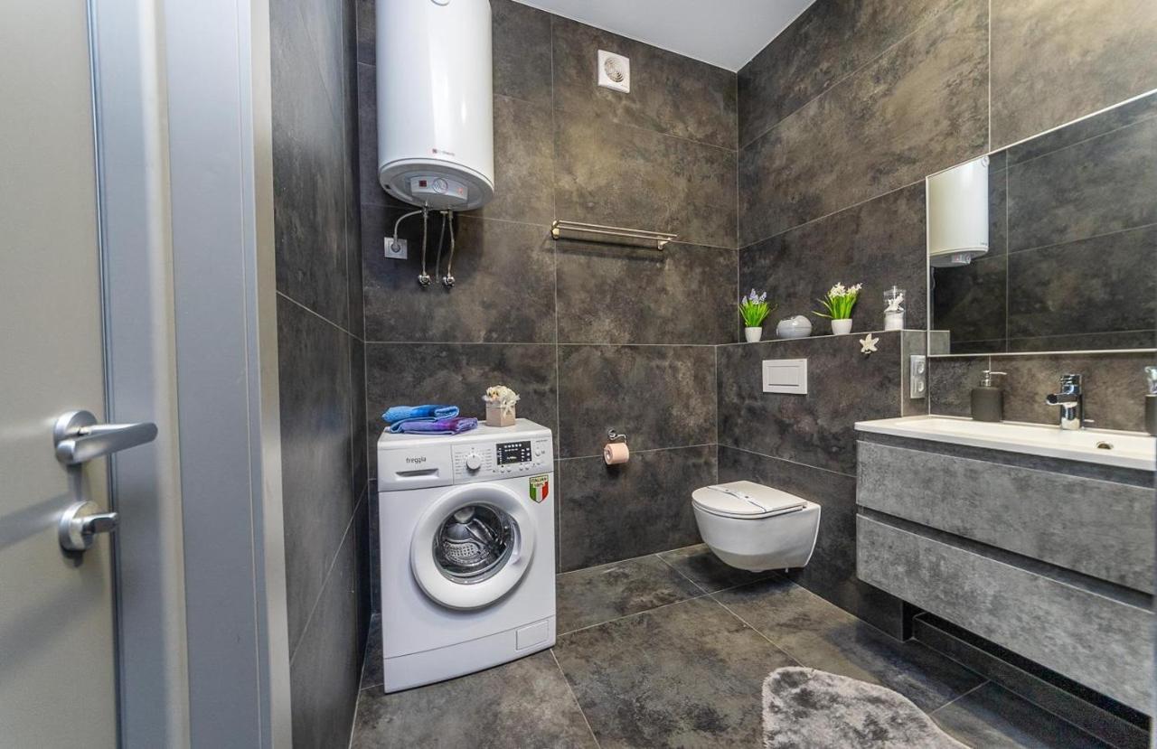 Luxury Apartments Smartplaza Obolon Metro Minskai Kijev Kültér fotó