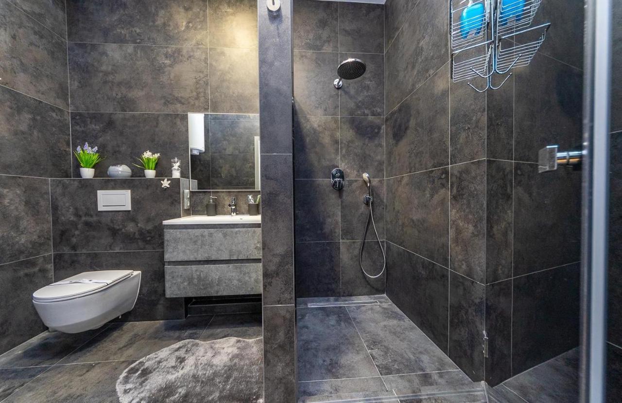 Luxury Apartments Smartplaza Obolon Metro Minskai Kijev Kültér fotó